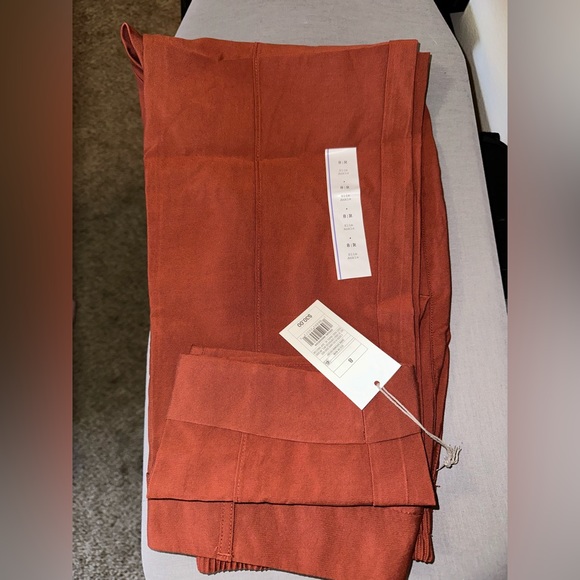 Women’s high-rise effortless pin tuck ankle pants - Picture 3 of 5